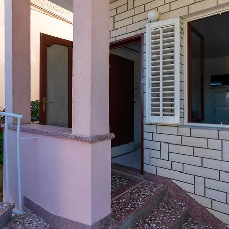 Seaside House For Families With Children Kukljica, Ugljan - 17930 *