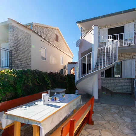 Prázdninový dům Seaside House For Families With Children Kukljica, Ugljan - 17930 Kukljica