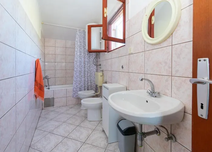 Seaside House For Families With Children Kukljica, Ugljan - 17930 *