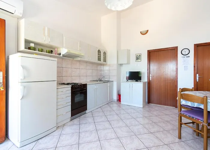 Seaside House For Families With Children Kukljica, Ugljan - 17930 Prázdninový dům *