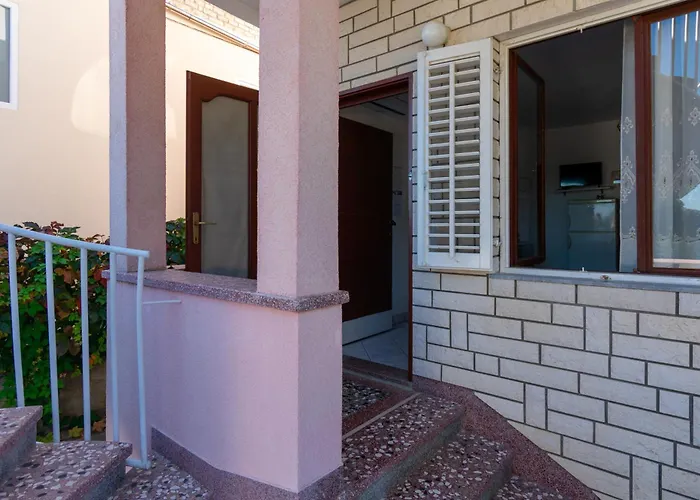 Seaside House For Families With Children Kukljica, Ugljan - 17930 *